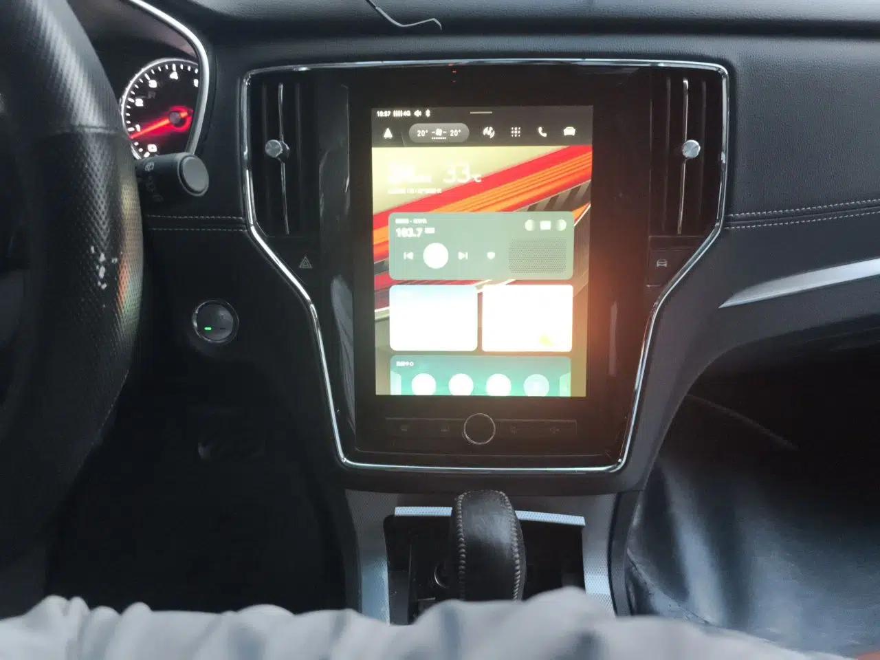 Roewe RX5 2016 20T Two-Wheel Drive Automatic Internet Smart Edition — миниатюра 13