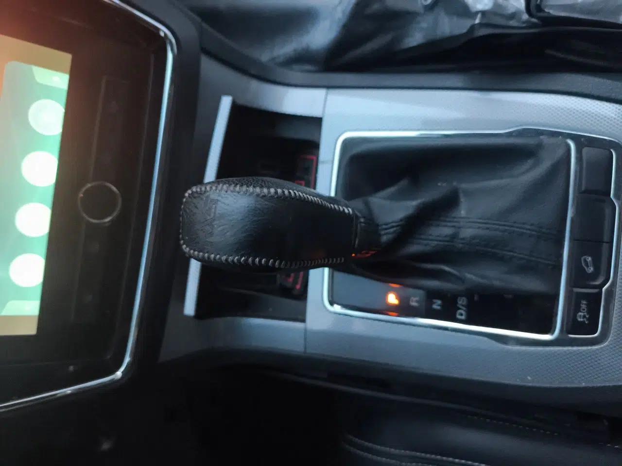 Roewe RX5 2016 20T Two-Wheel Drive Automatic Internet Smart Edition — миниатюра 14