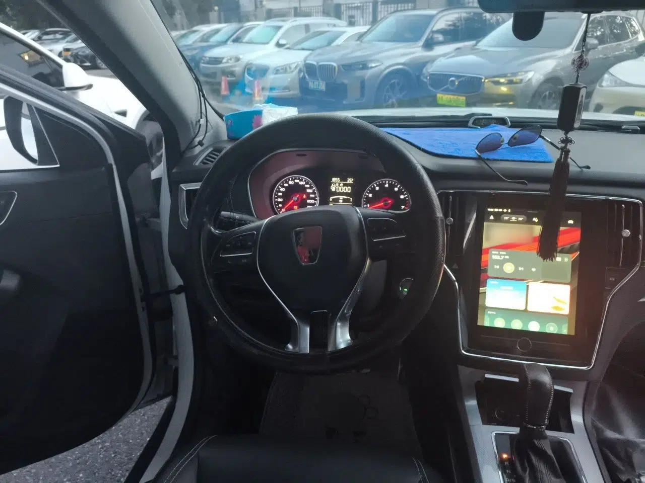 Roewe RX5 2016 20T Two-Wheel Drive Automatic Internet Smart Edition — миниатюра 10