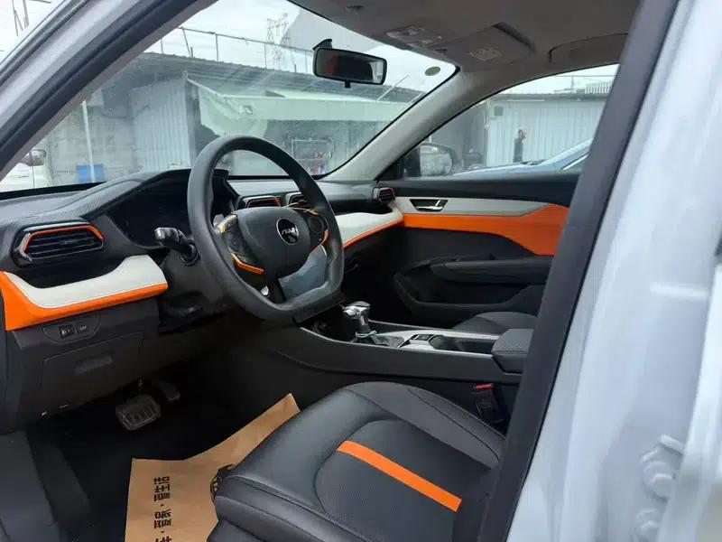 Aeolus Yixuan 2023 Mach Edition 1.5L Automatic Glory Edition — миниатюра 8