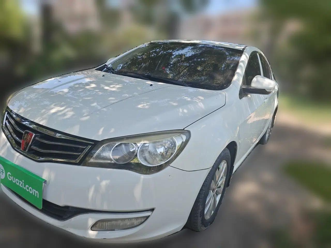 Roewe 350 2015 1.5L Manual Luxury Sunroof Edition — миниатюра 1