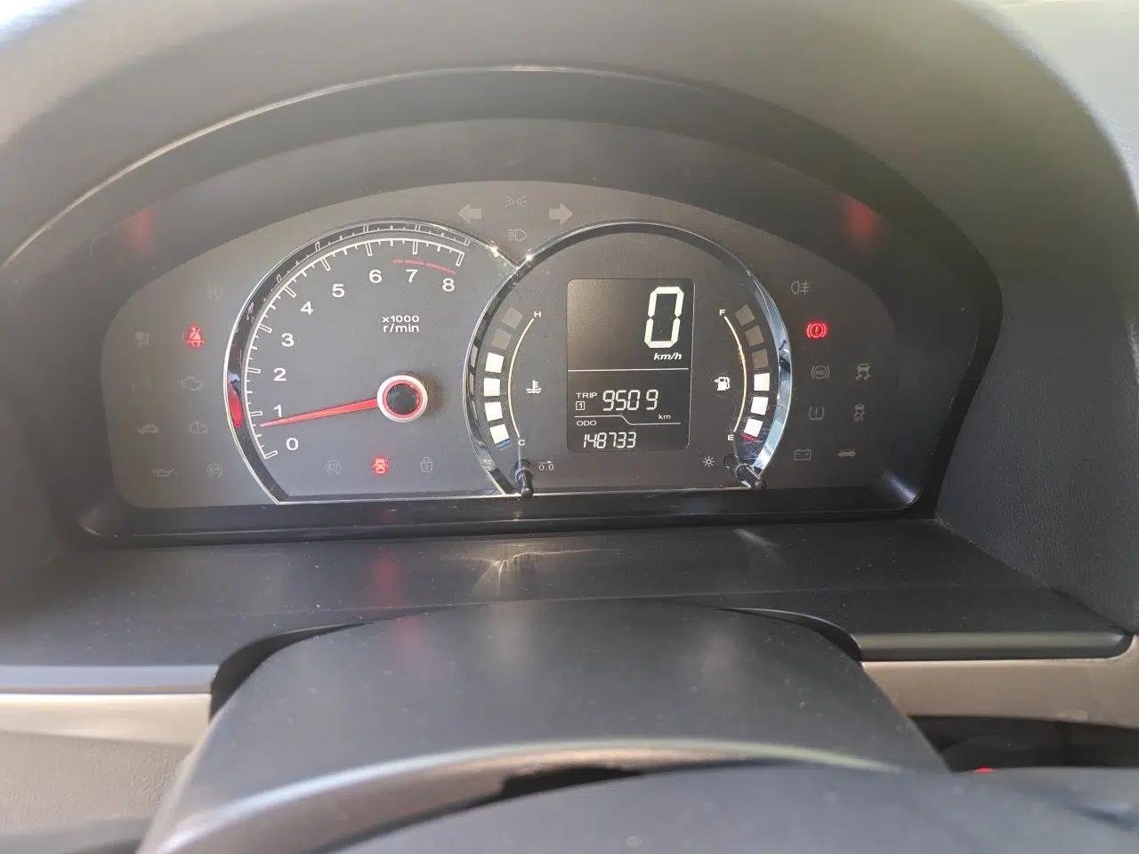 Roewe 350 2015 1.5L Manual Luxury Sunroof Edition — миниатюра 12