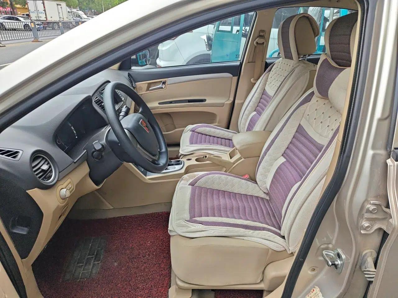Roewe 350 2015 1.5L Automatic Luxury Sunroof Edition — миниатюра 15