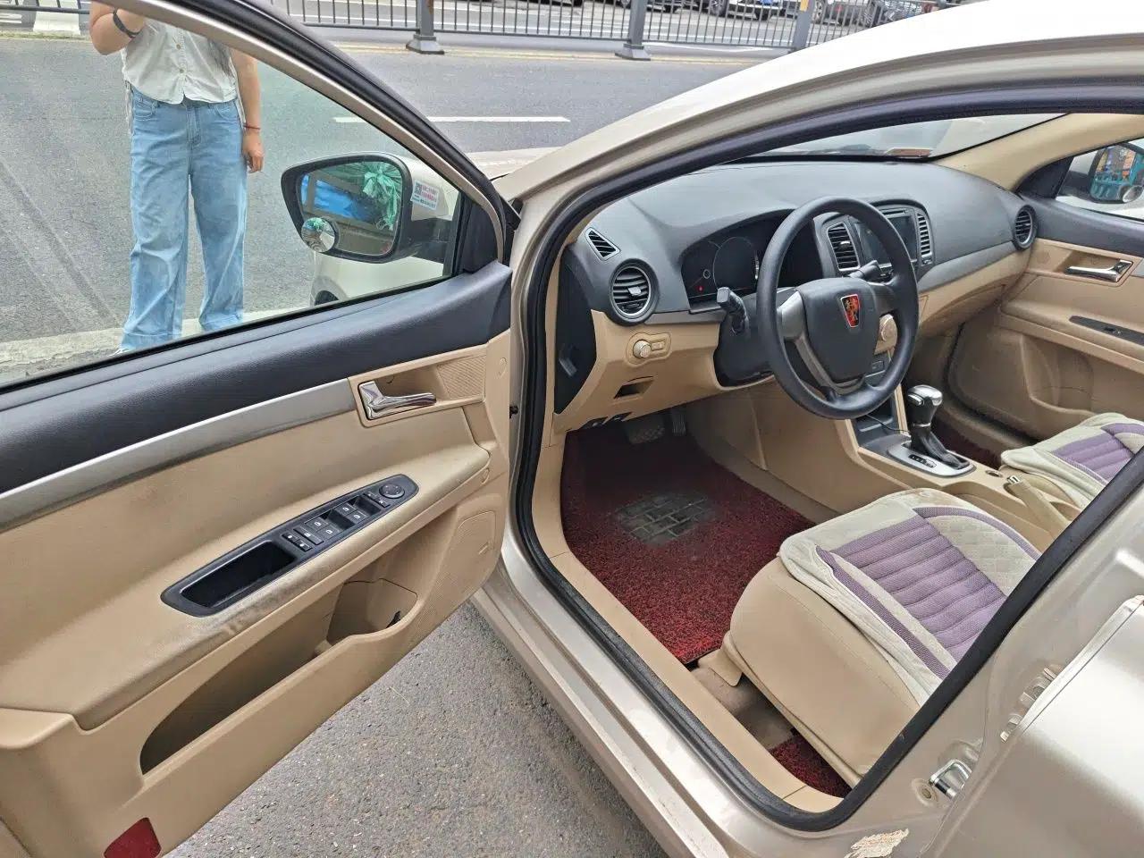 Roewe 350 2015 1.5L Automatic Luxury Sunroof Edition — миниатюра 16