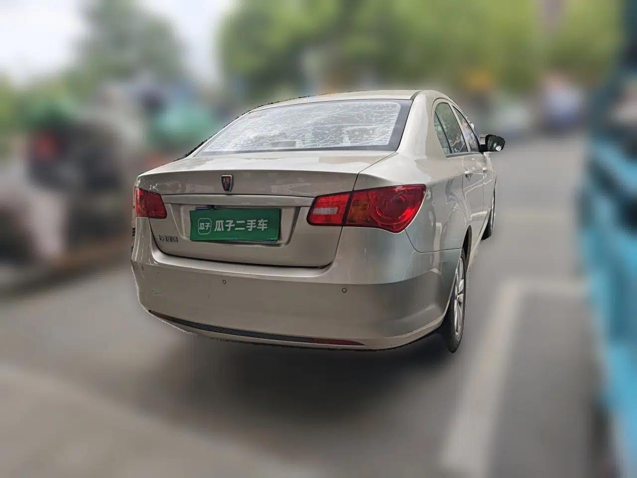 Roewe 350 2015 1.5L Automatic Luxury Sunroof Edition — миниатюра 6