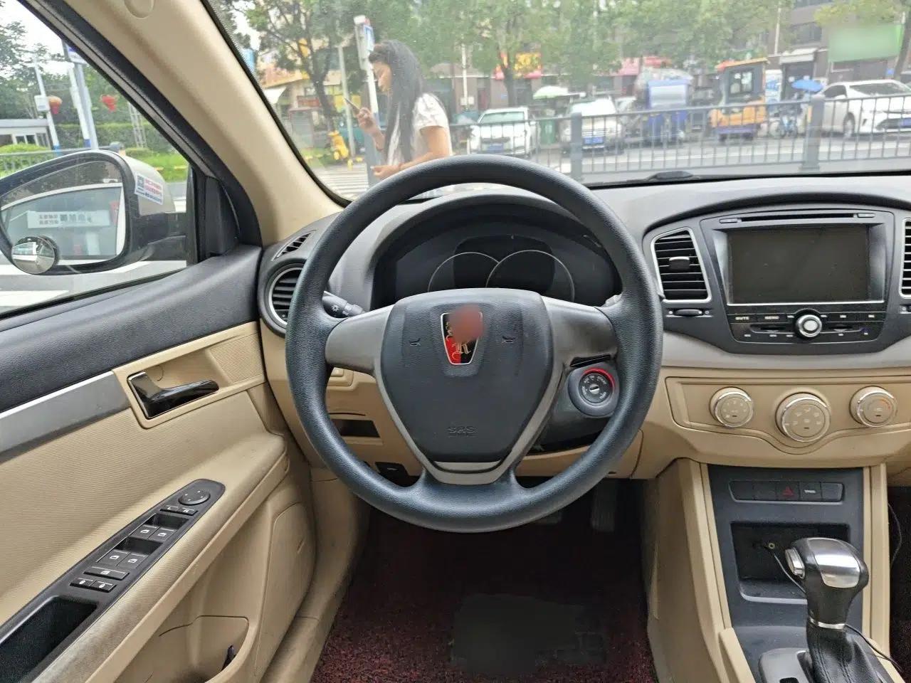 Roewe 350 2015 1.5L Automatic Luxury Sunroof Edition — миниатюра 10