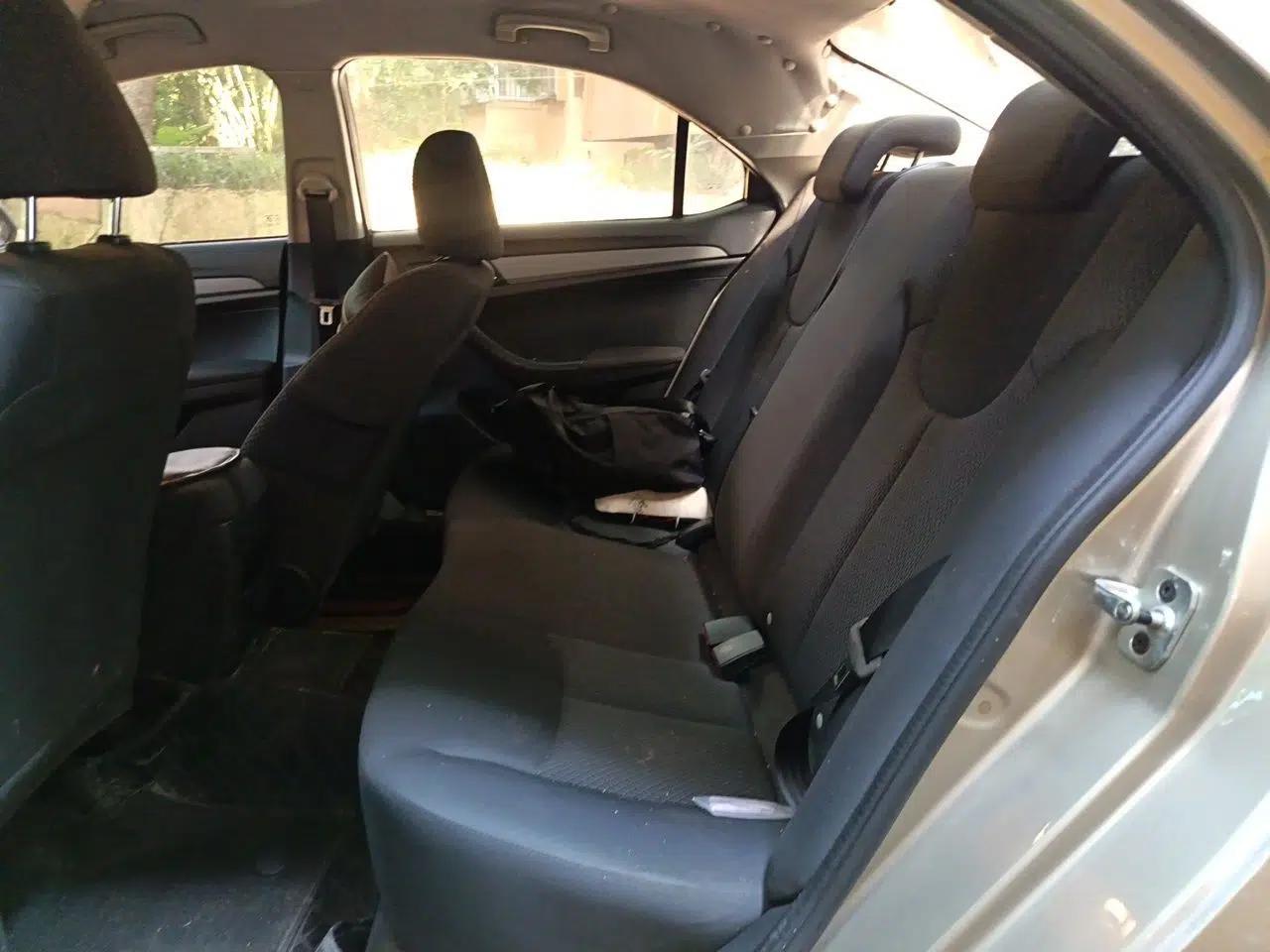 Roewe 360 2016 1.5L Manual Smart Screen Version — миниатюра 17