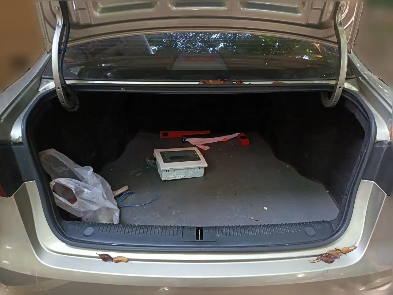 Roewe 360 2016 1.5L Manual Smart Screen Version — миниатюра 19