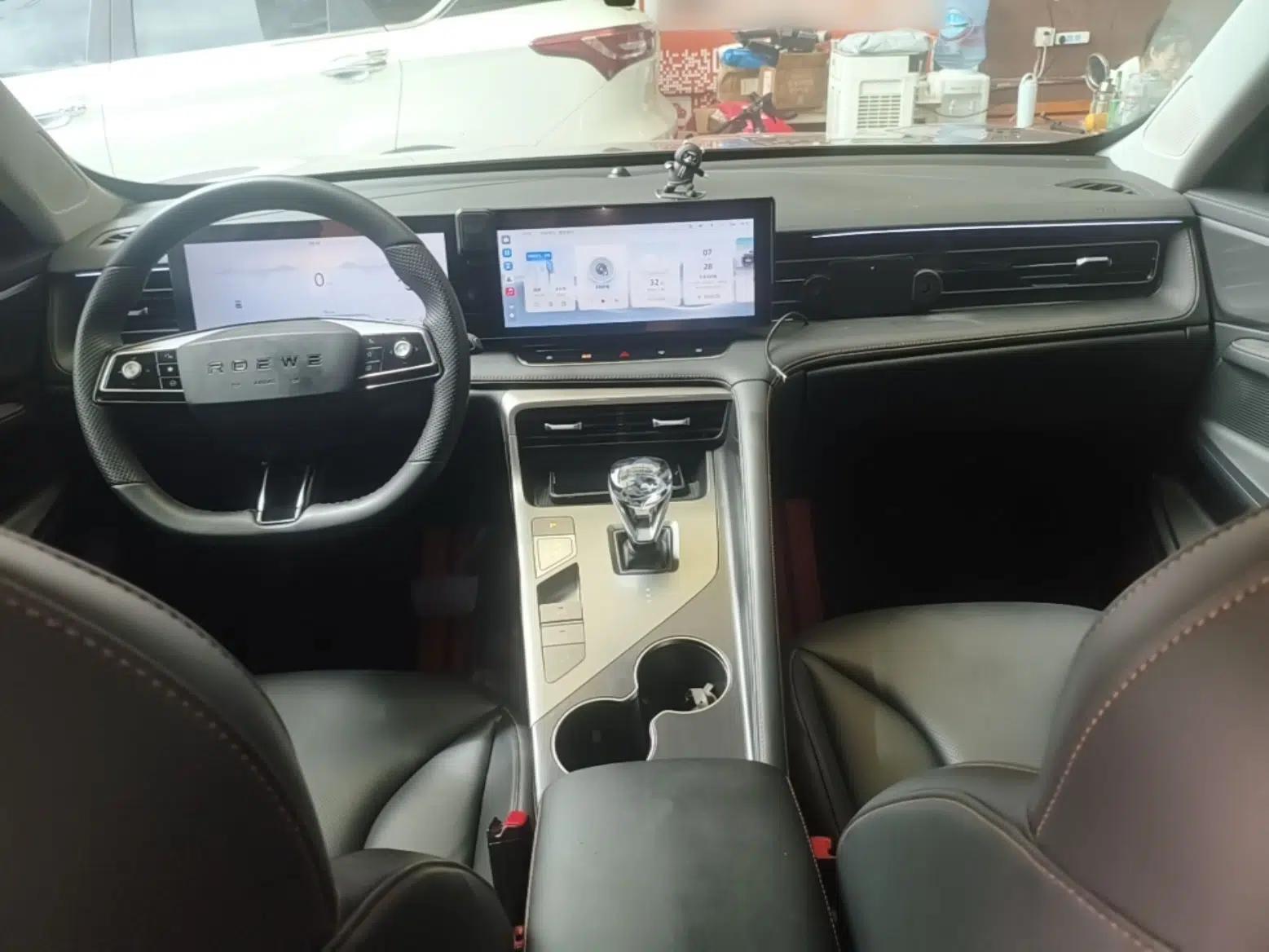 Roewe RX5 New Energy 2023 eRX5 Super Hybrid Premium Edition — миниатюра 12