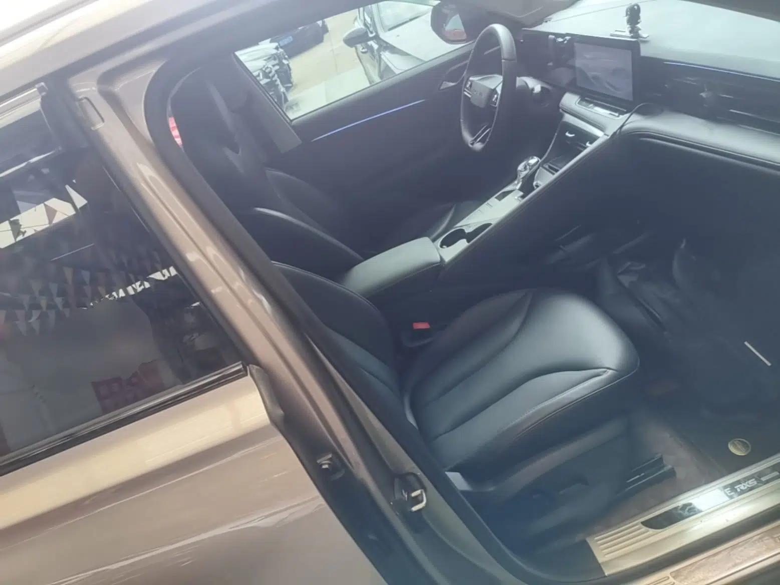 Roewe RX5 New Energy 2023 eRX5 Super Hybrid Premium Edition — миниатюра 19