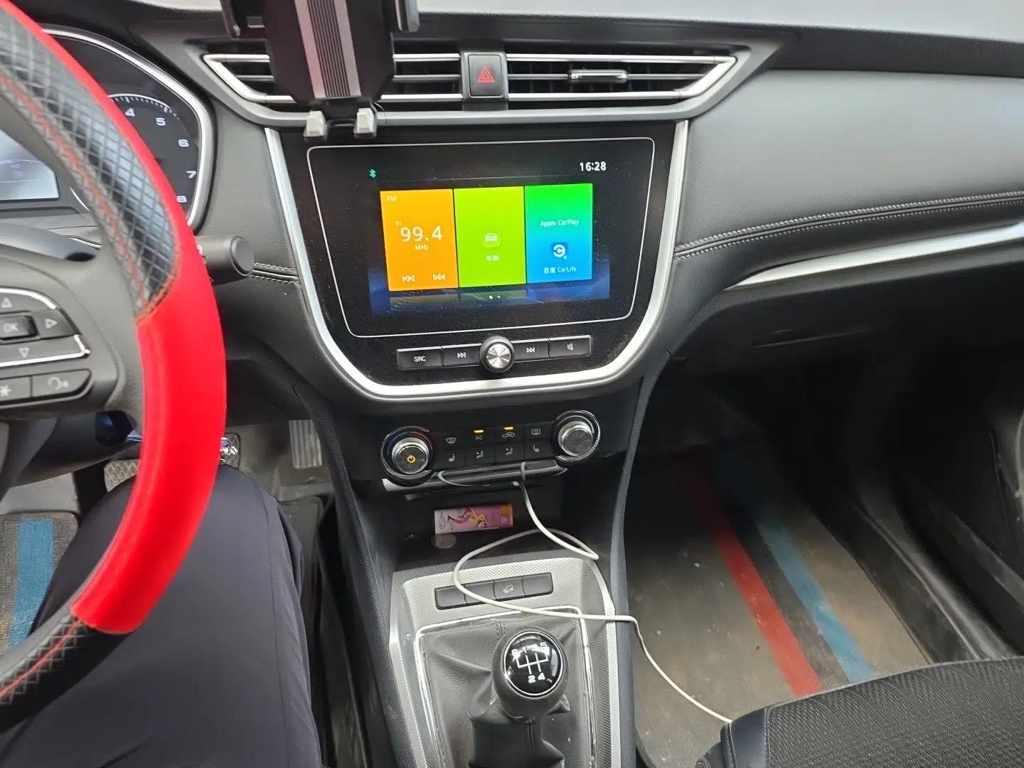 Roewe RX3 2018 1.6L Manual Flagship Edition — миниатюра 13