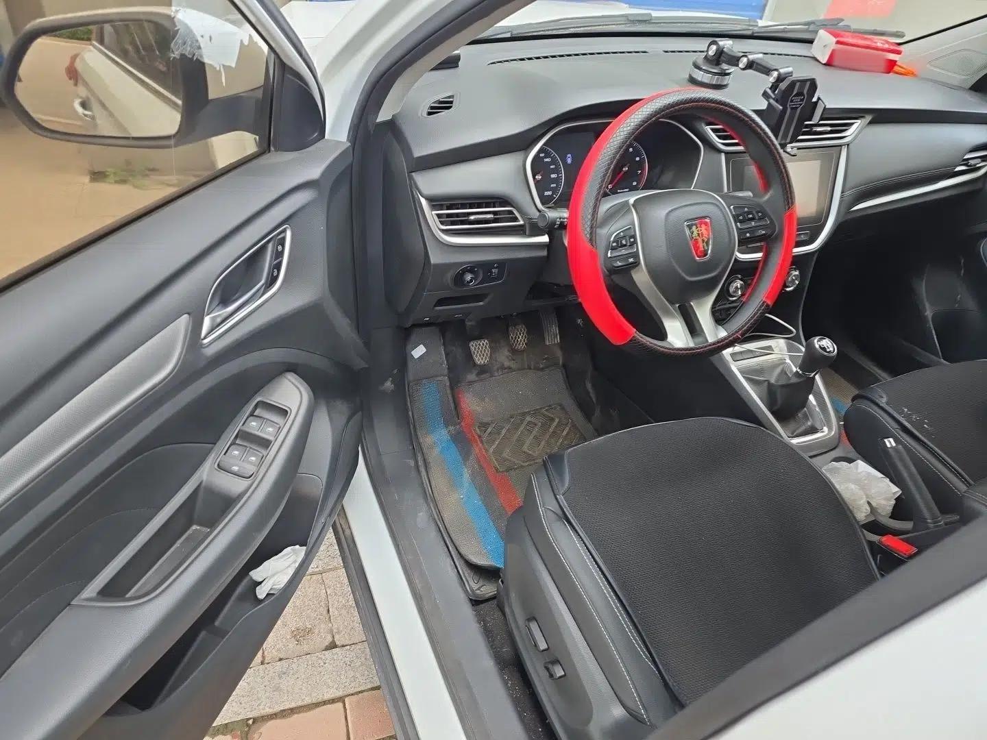 Roewe RX3 2018 1.6L Manual Flagship Edition — миниатюра 16
