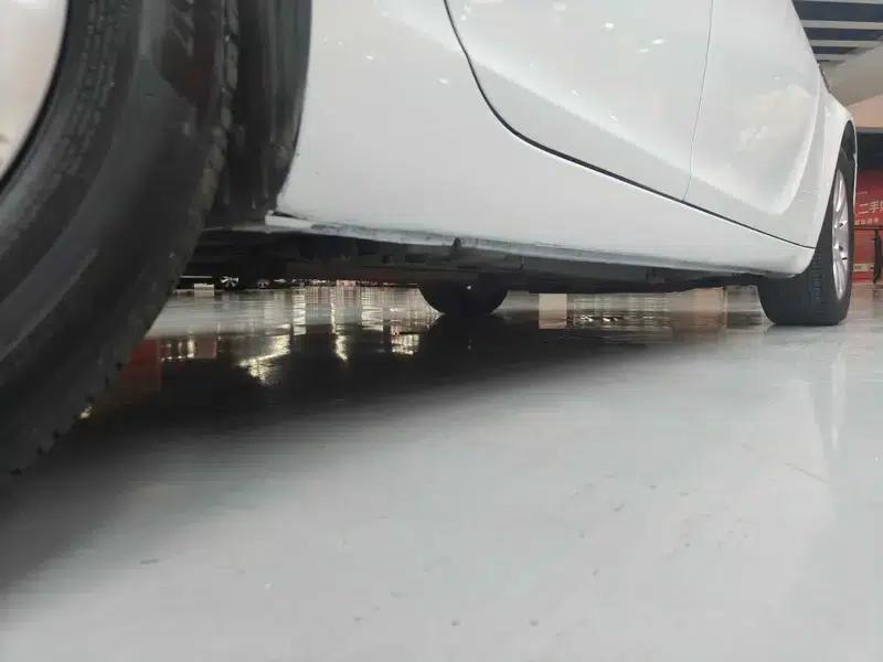 Buick Regal 2015 2.0L Leading Fashion Edition — миниатюра 15