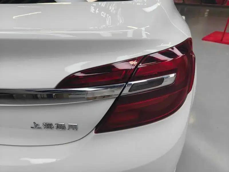 Buick Regal 2015 2.0L Leading Fashion Edition — миниатюра 17