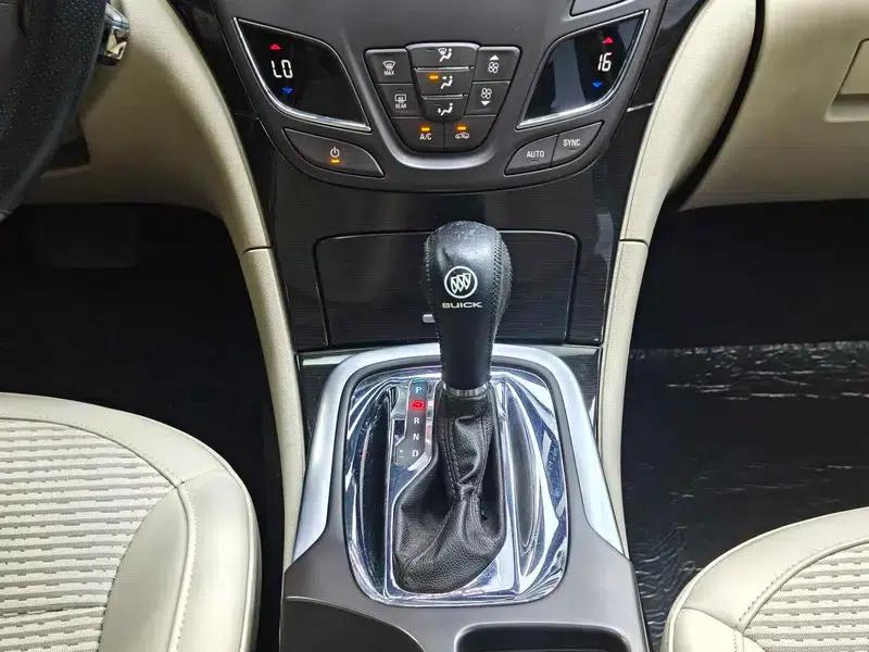 Buick Regal 2015 2.0L Leading Fashion Edition — миниатюра 29