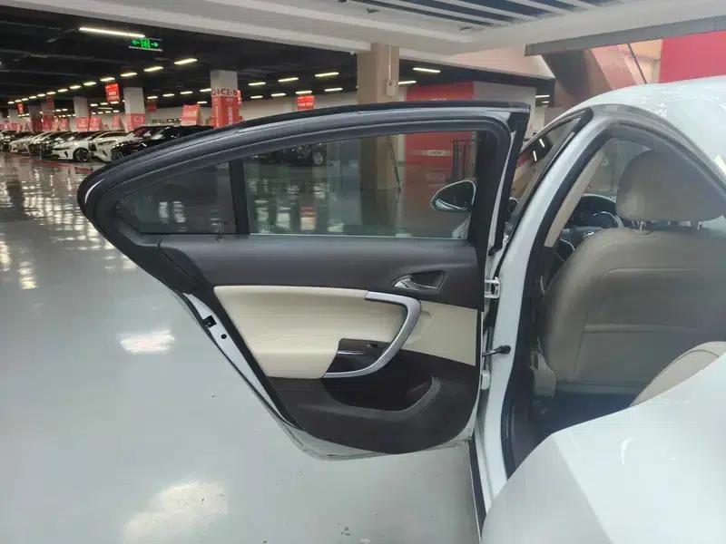 Buick Regal 2015 2.0L Leading Fashion Edition — миниатюра 38