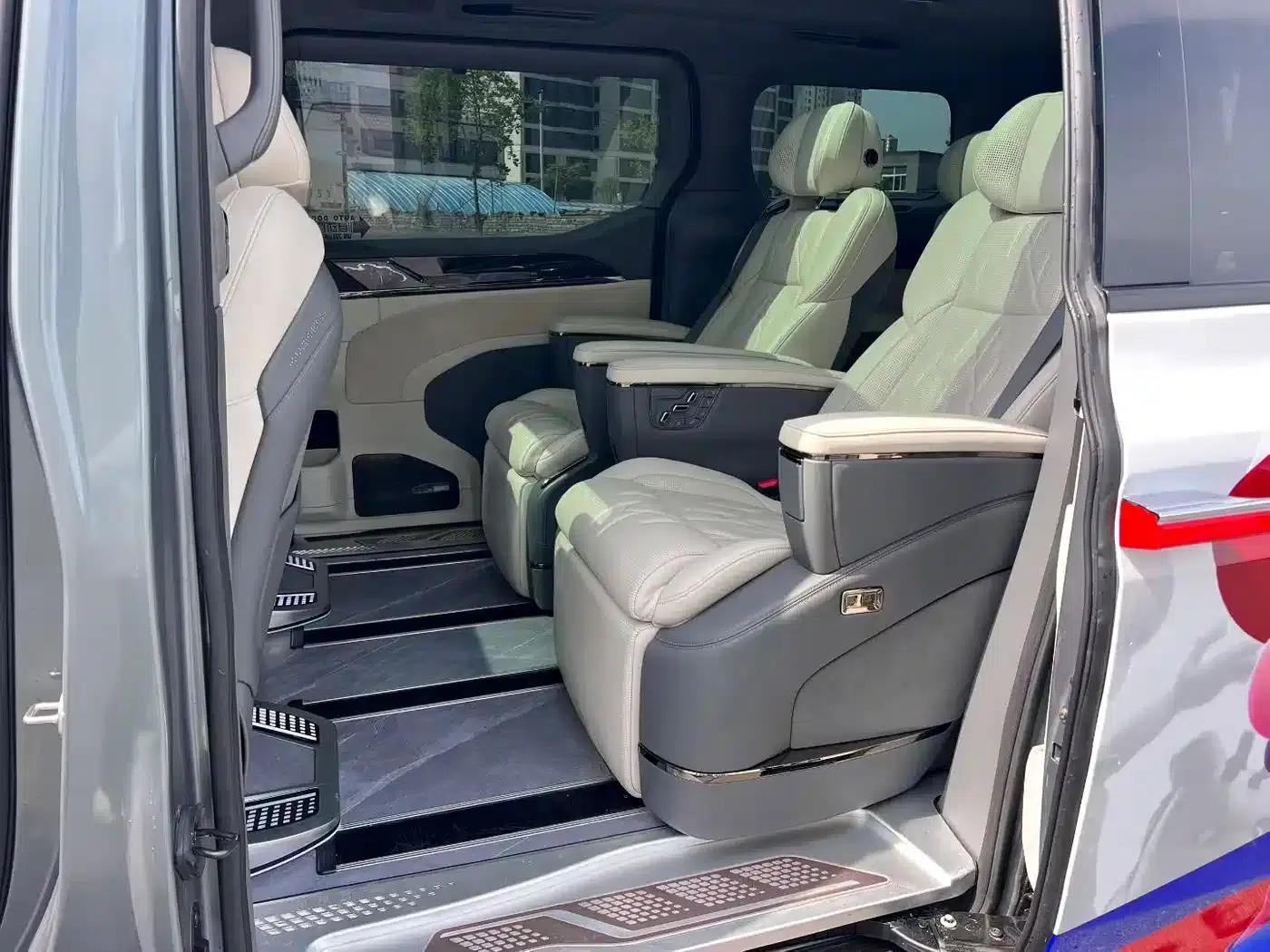 Extreme Krypton 009 2024 Model 7-Seat Aisle Edition 4WD 108kWh — миниатюра 6