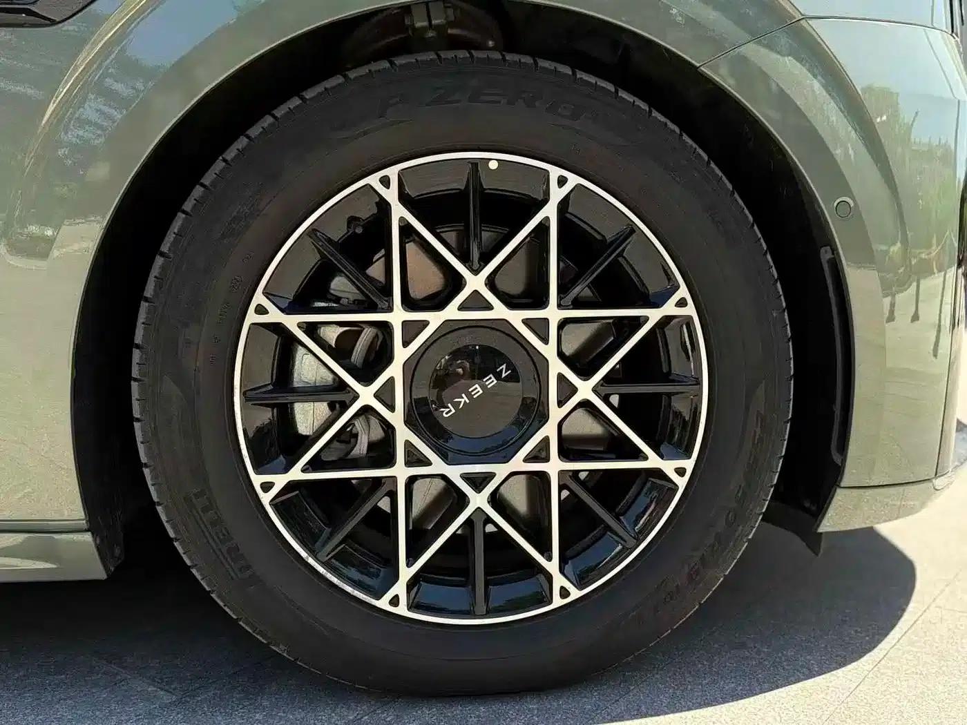Extreme Krypton 009 2024 Model 7-Seat Aisle Edition 4WD 108kWh — миниатюра 9