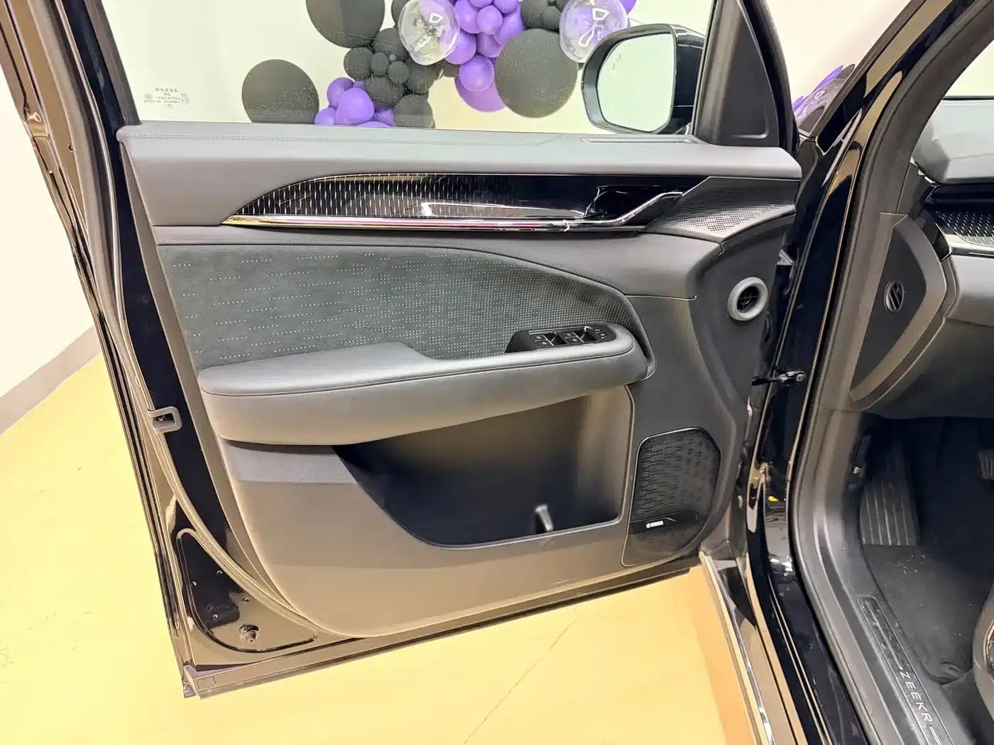 Jike 009 2024 Model Six-Seat Executive Edition AWD 108kWh — миниатюра 7