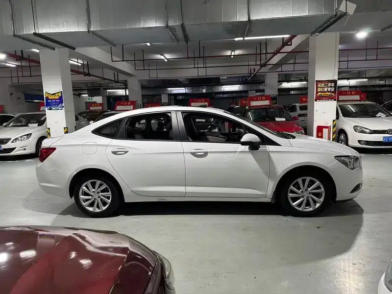 Buick Verano 2017 Sedan 15S Automatic Entry-Level — миниатюра 7