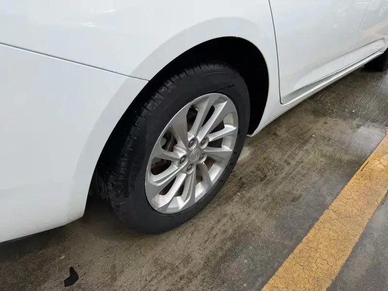 Buick Verano 2020 Sedan 15T Automatic Entry-Level — миниатюра 10