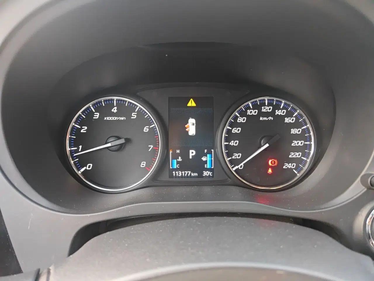 Mitsubishi Outlander 2020 2.0L Two-Wheel Drive Comfort Edition 7-Seater — миниатюра 11
