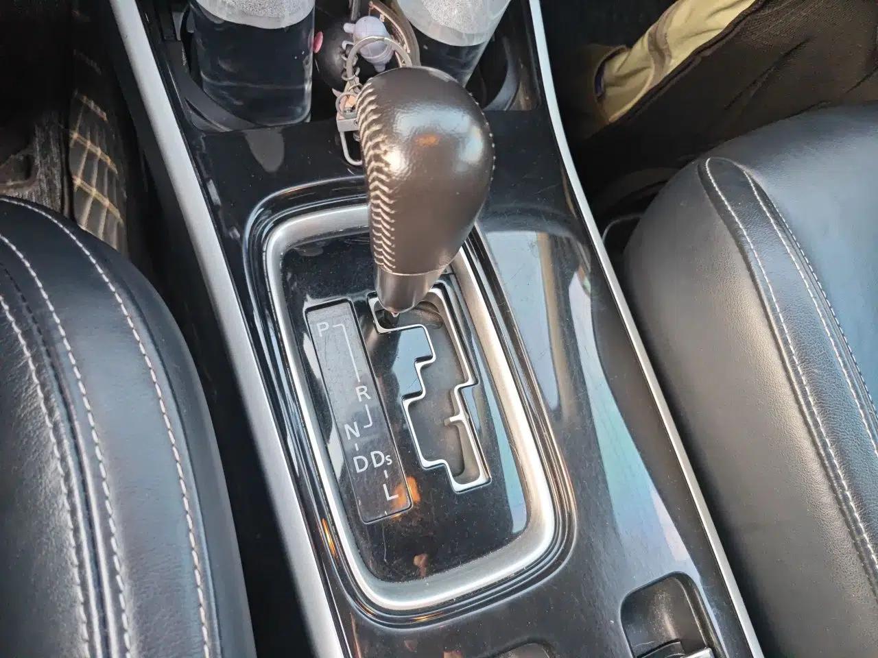 Mitsubishi Outlander 2020 2.0L Two-Wheel Drive Comfort Edition 7-Seater — миниатюра 14