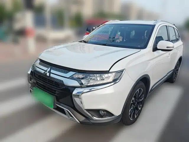 Mitsubishi Outlander 2020 2.0L Two-Wheel Drive Comfort Edition 7-Seater