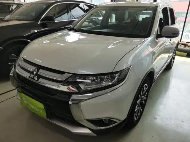 Mitsubishi Outlander 2018 2.4L 4x4 Elite Edition 5 Seats