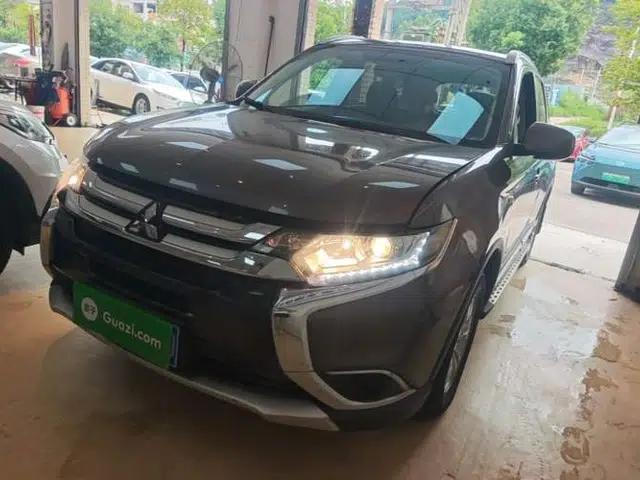 Mitsubishi Outlander 2016 2.0L Two-Wheel Drive Fashion Edition 5 Seats