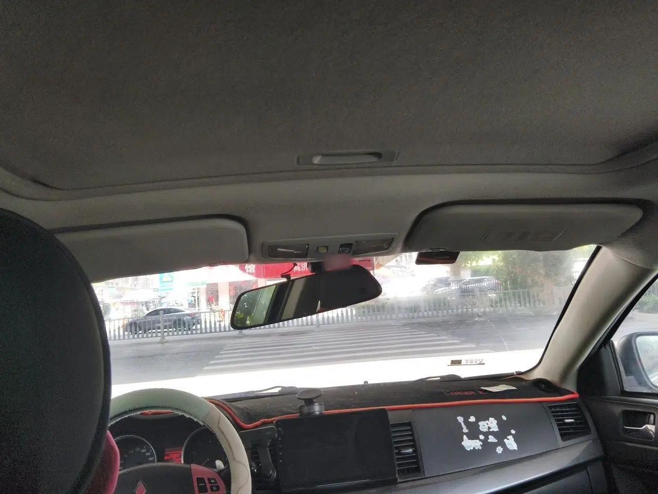 Mitsubishi Lancer EX 2010 ZhiShang Edition 1.8L CVT Luxury Model — миниатюра 18