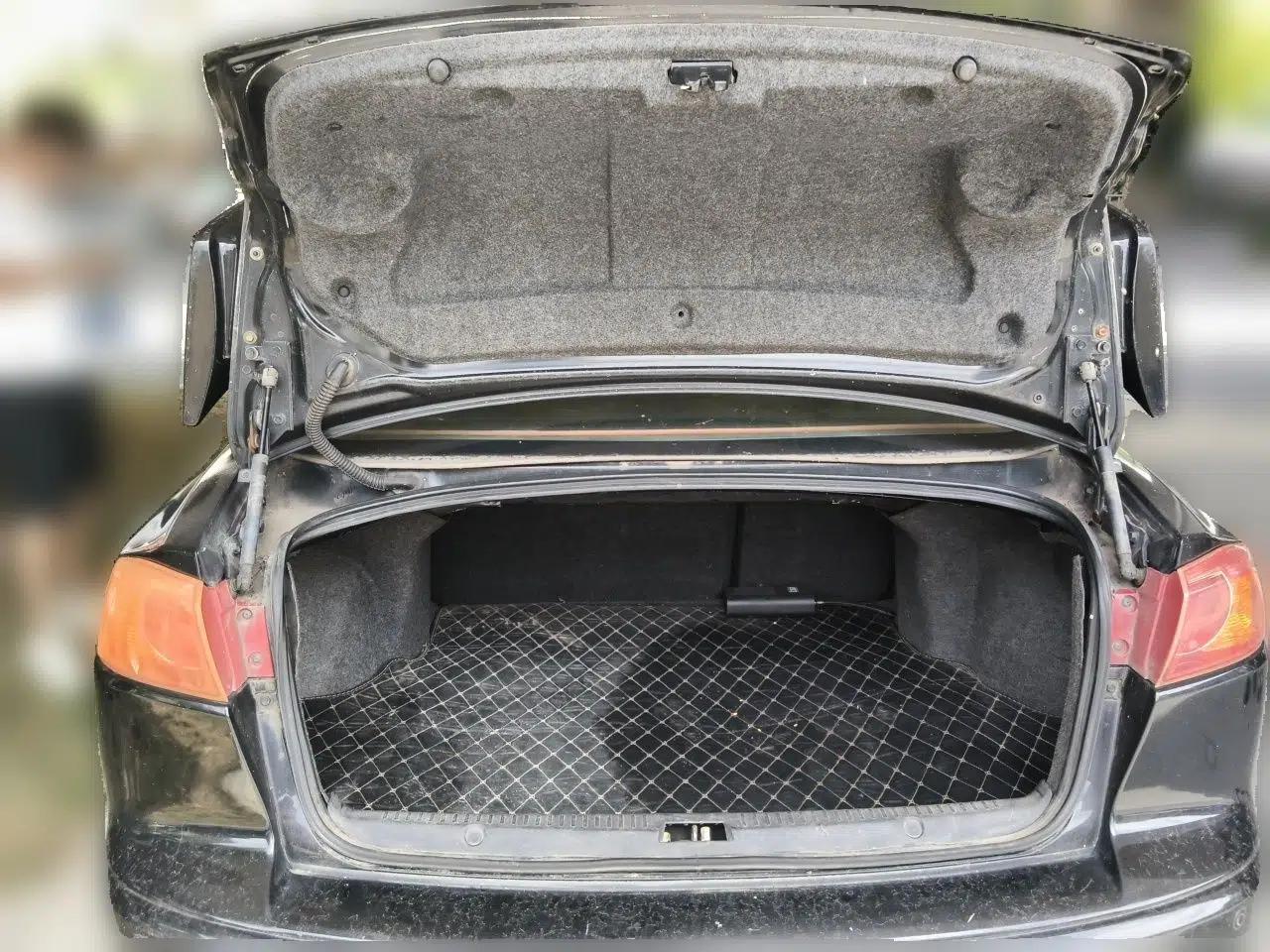 Mitsubishi Lancer EX 2010 ZhiShang Edition 1.8L CVT Luxury Model — миниатюра 19