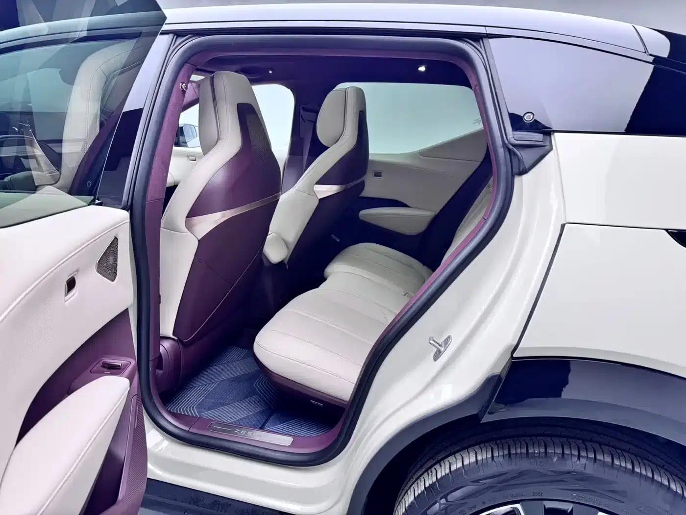 Extreme Krypton X 2025 Four-Seat Rear-Wheel Drive Cube Edition — миниатюра 8