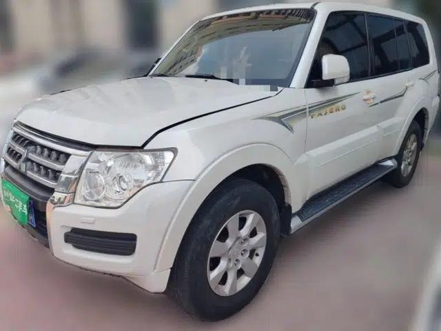Mitsubishi Pajero 2016 3.0L Automatic Luxury Edition China IV