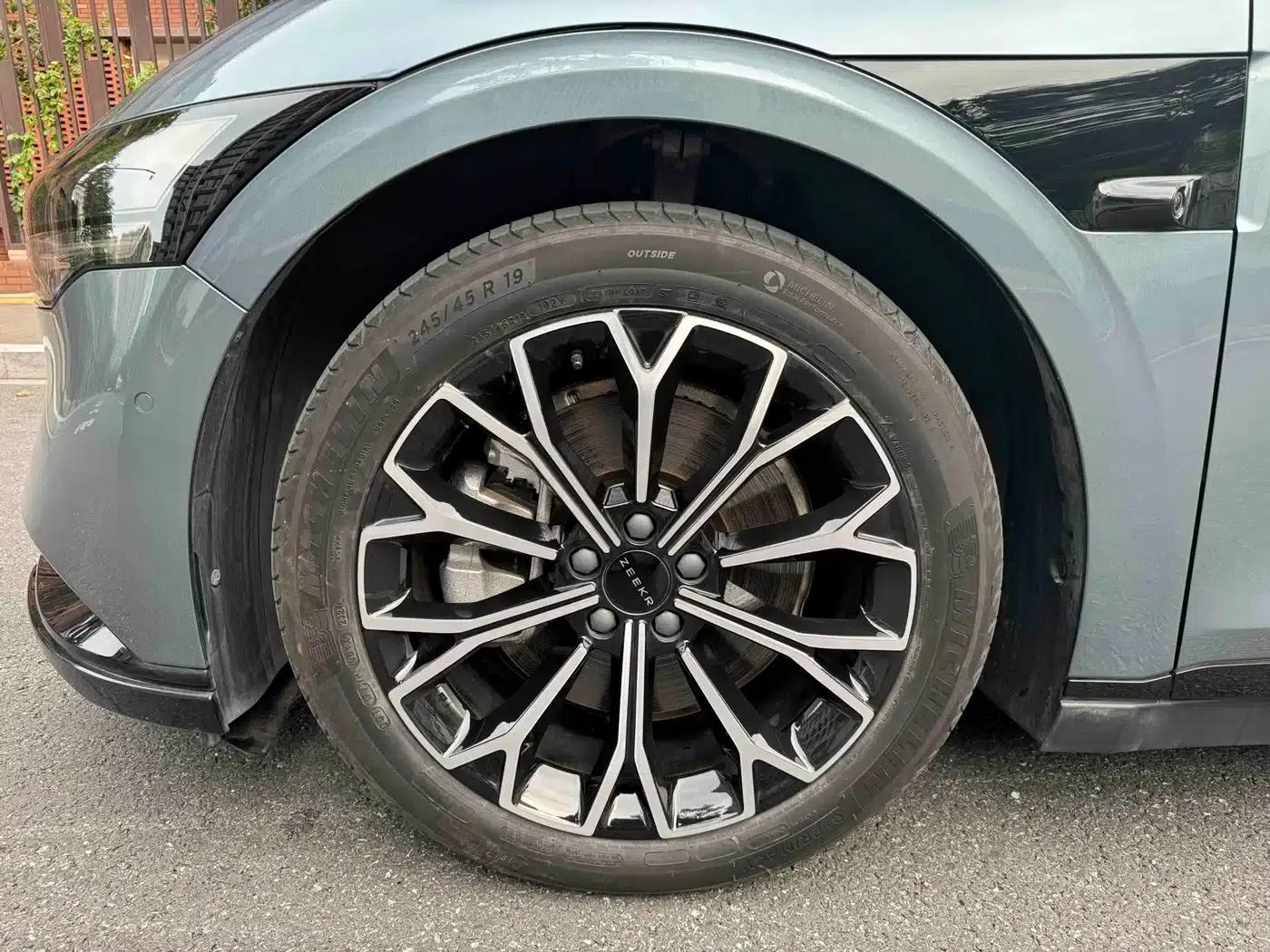 Jike 007 2025 Long Range Rear-Wheel Drive Intelligent Driving Edition 100kWh — миниатюра 4