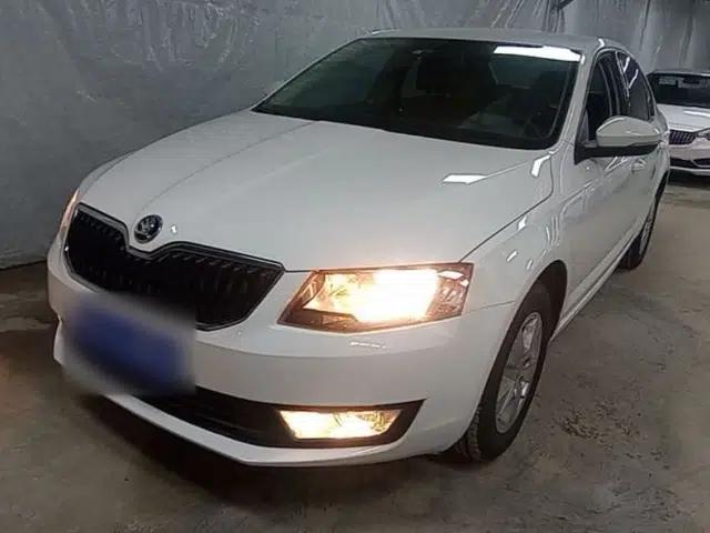 Skoda Octavia 2015 1.6L Automatic Eado Edition