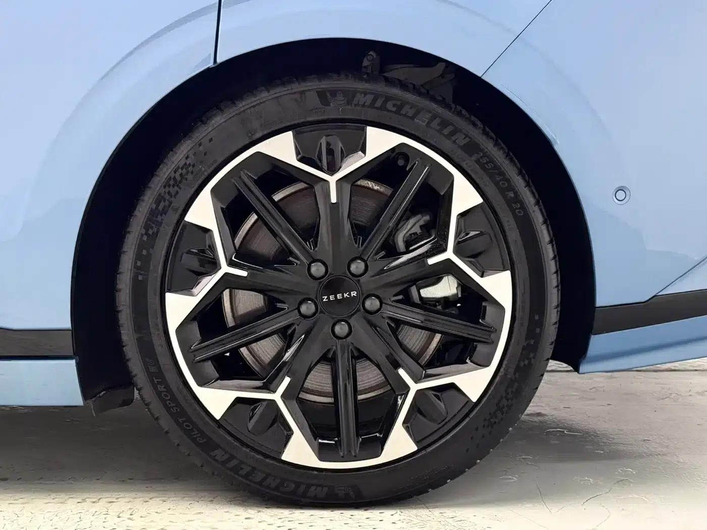 Jike 007GT 2025 Rear-Wheel Drive Intelligent Driving Edition 75kWh — миниатюра 7
