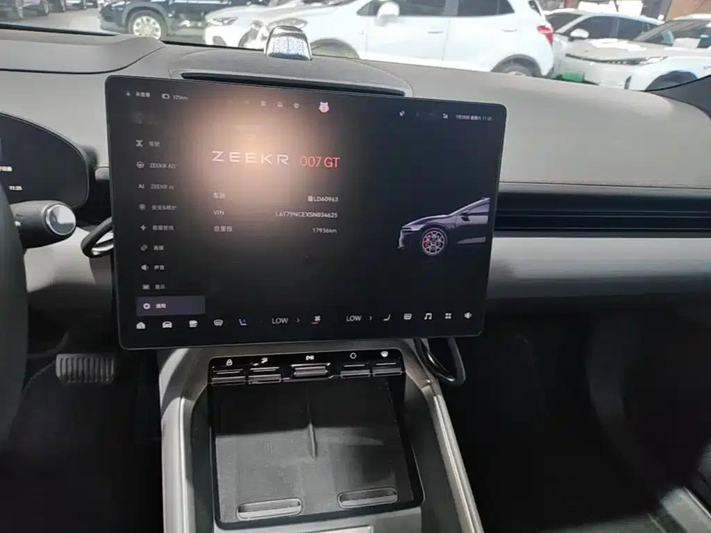 Extreme Krypton 007GT 2025 All-Wheel Drive Intelligent Driving Edition 75kWh — миниатюра 9