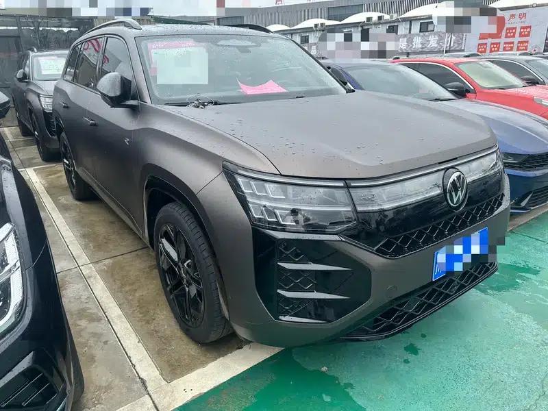 2025 Teramont Pro 450TSI 4WD Summit Edition — миниатюра 3
