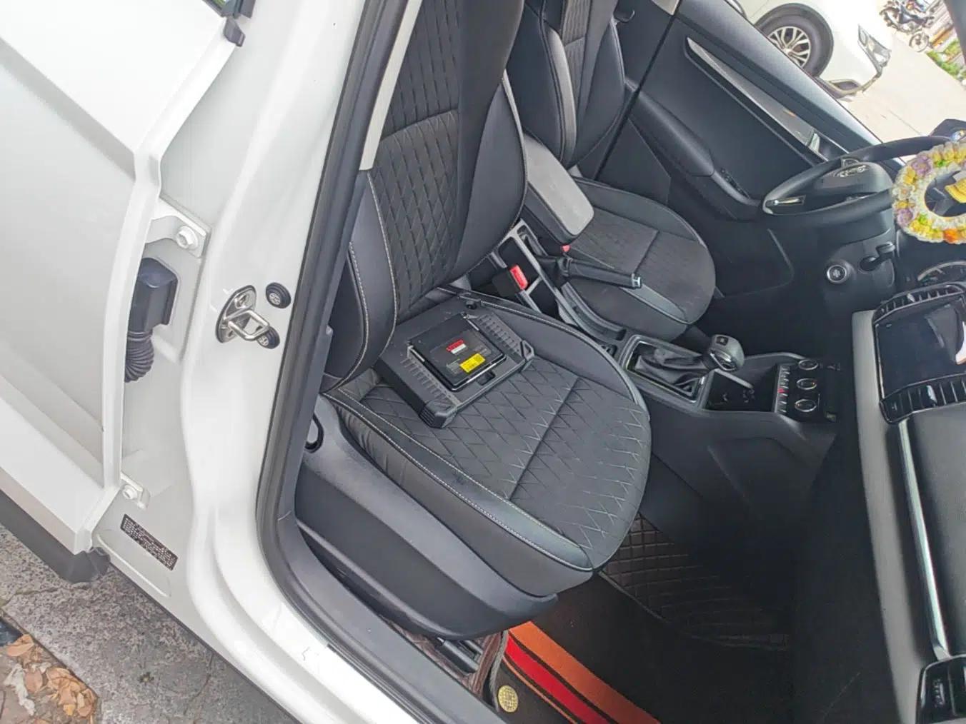 Skoda Karoq 2018 TSI280 Luxury Edition China V Standard — миниатюра 19
