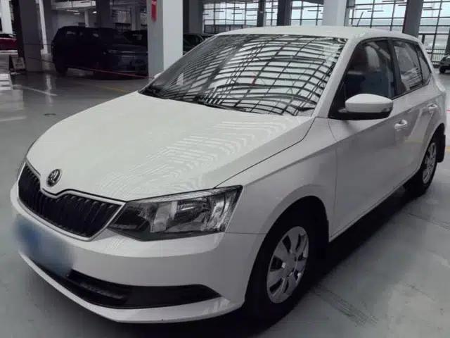 Skoda Fabia 2015 1.4L Manual Front-Wheel Drive Model