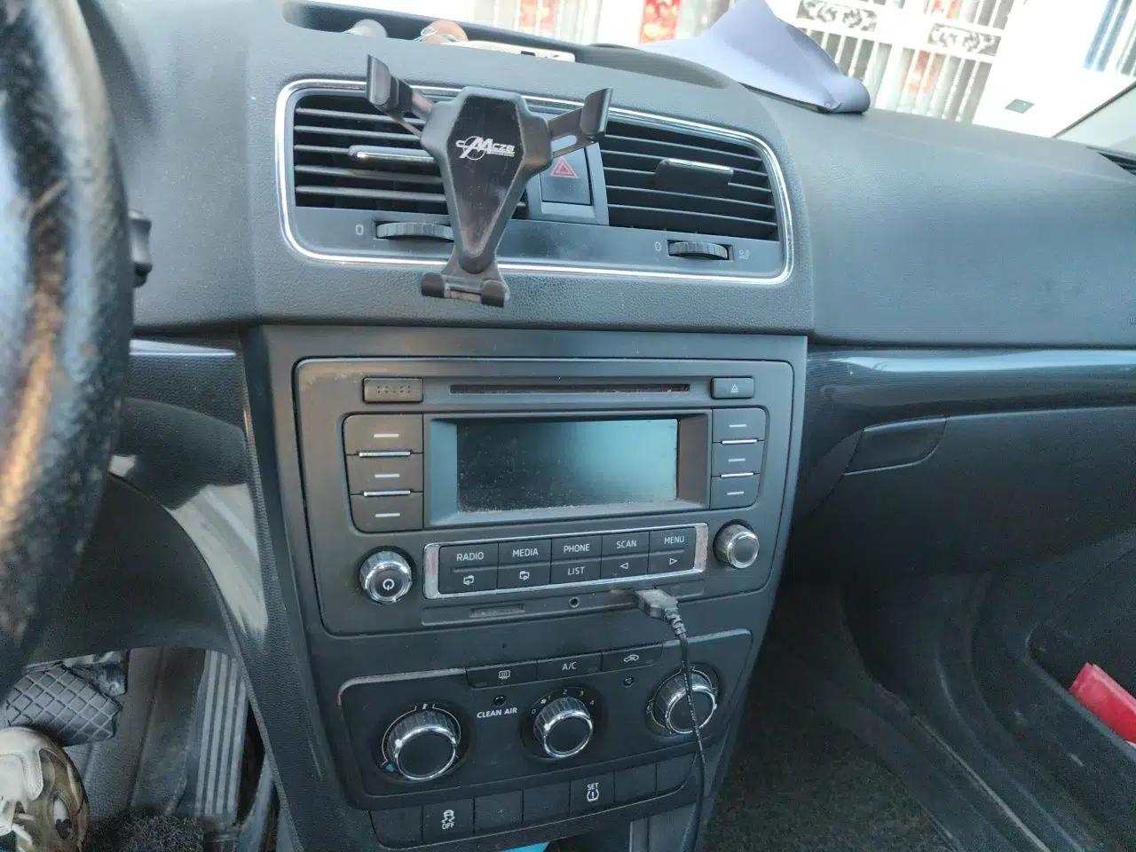 Skoda Yeti 2016 1.4TSI DSG Advanced Edition — миниатюра 13