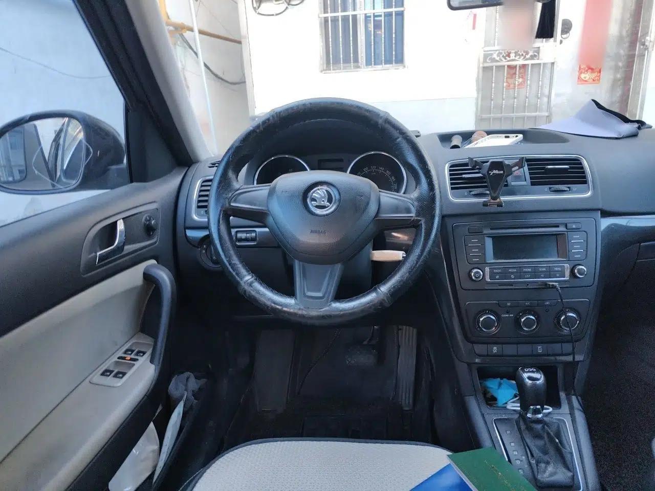 Skoda Yeti 2016 1.4TSI DSG Advanced Edition — миниатюра 10