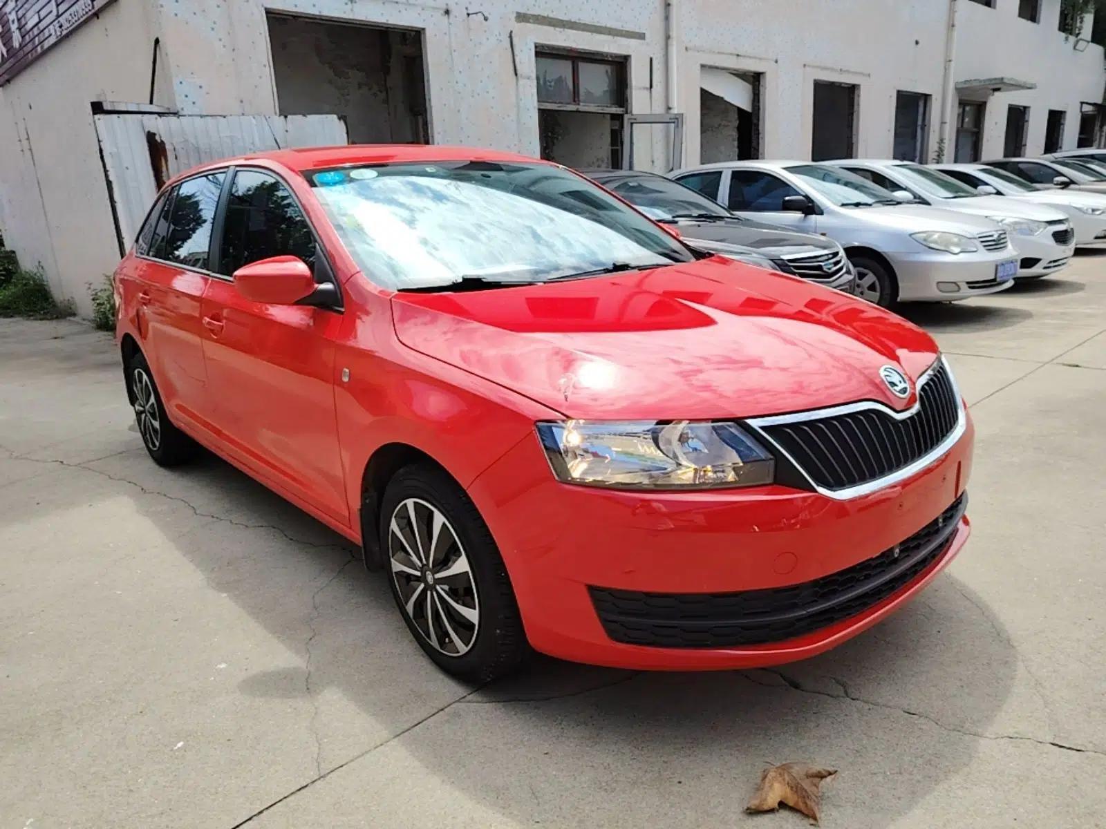 Skoda Rapid Spaceback 2016 Revised Version 1.6L Manual Front-Drive Edition — миниатюра 3
