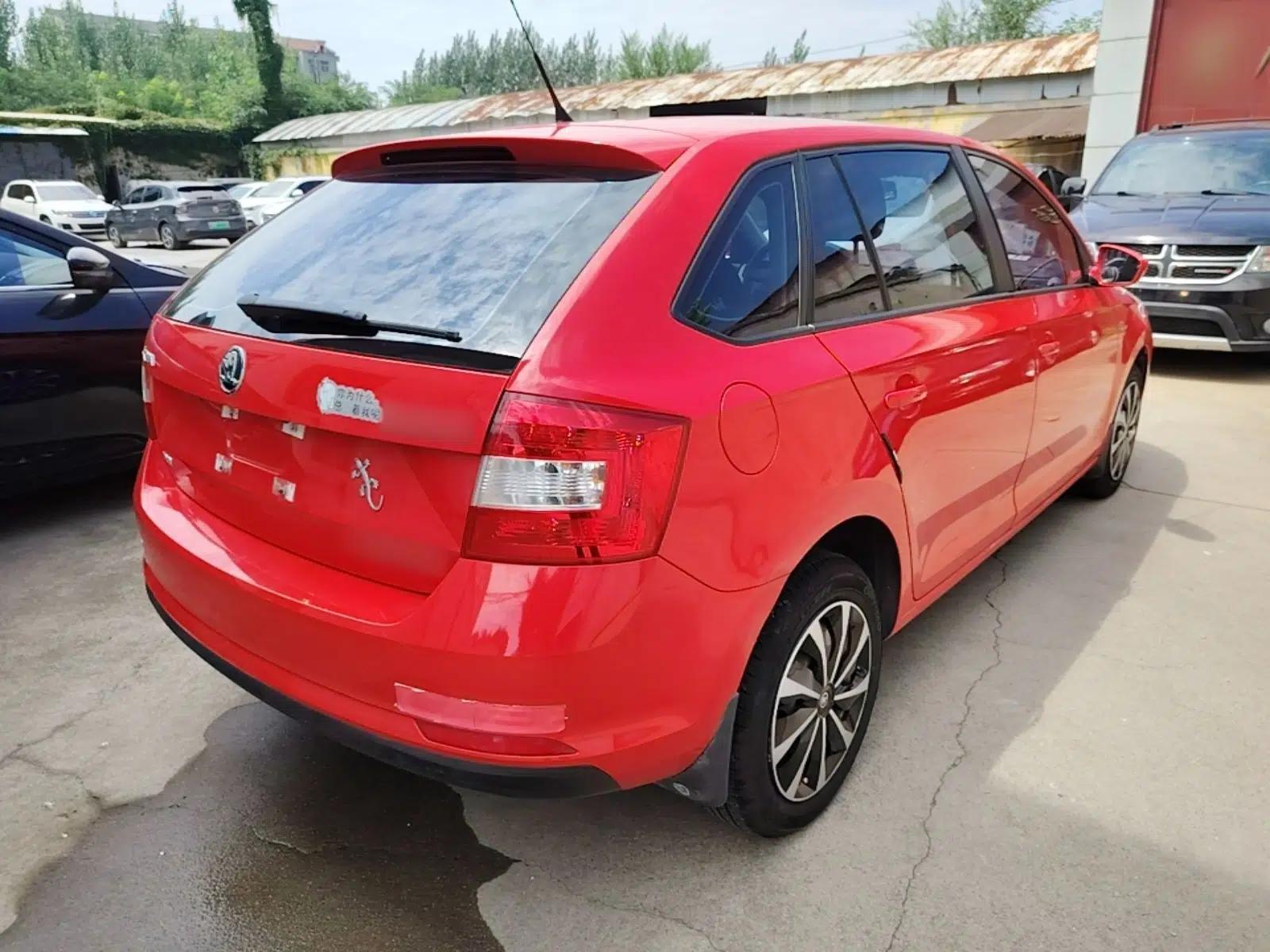 Skoda Rapid Spaceback 2016 Revised Version 1.6L Manual Front-Drive Edition — миниатюра 6