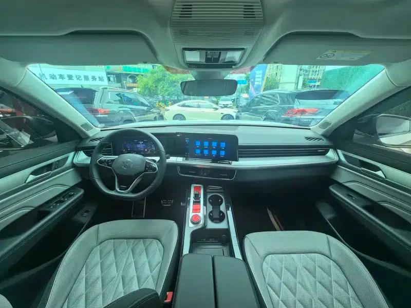 2024 Range Rover 380TSI AWD R-Line Touring Edition — миниатюра 12