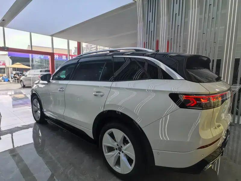 2024 Range Rover 380TSI AWD R-Line Touring Edition — миниатюра 4