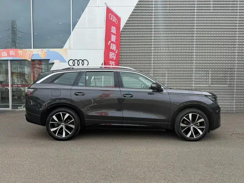 2024 Range Rover 380TSI AWD R-Line Touring Edition — миниатюра 5