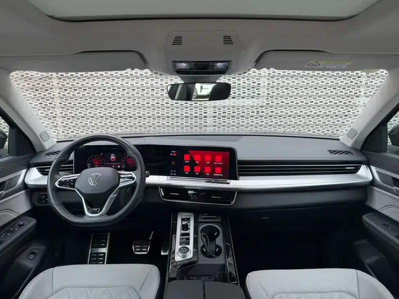 2024 Range Rover 380TSI AWD R-Line Touring Edition — миниатюра 7