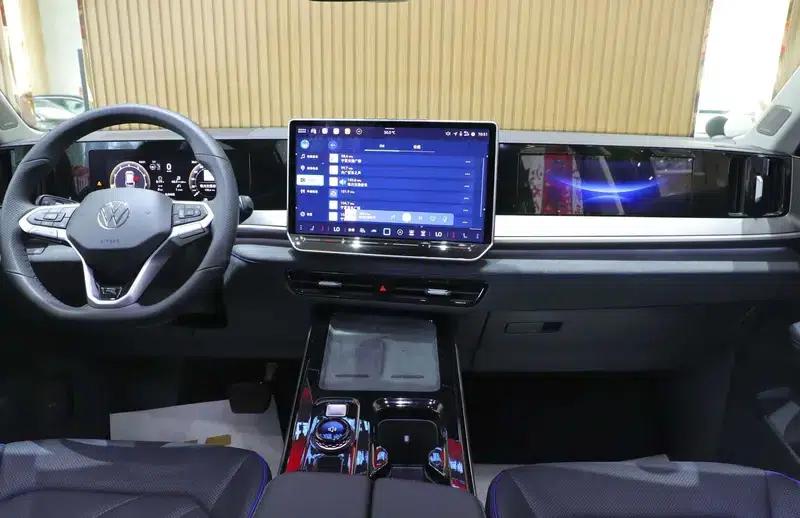 2026 Range Rover 450TSI AWD Flagship Edition — миниатюра 12